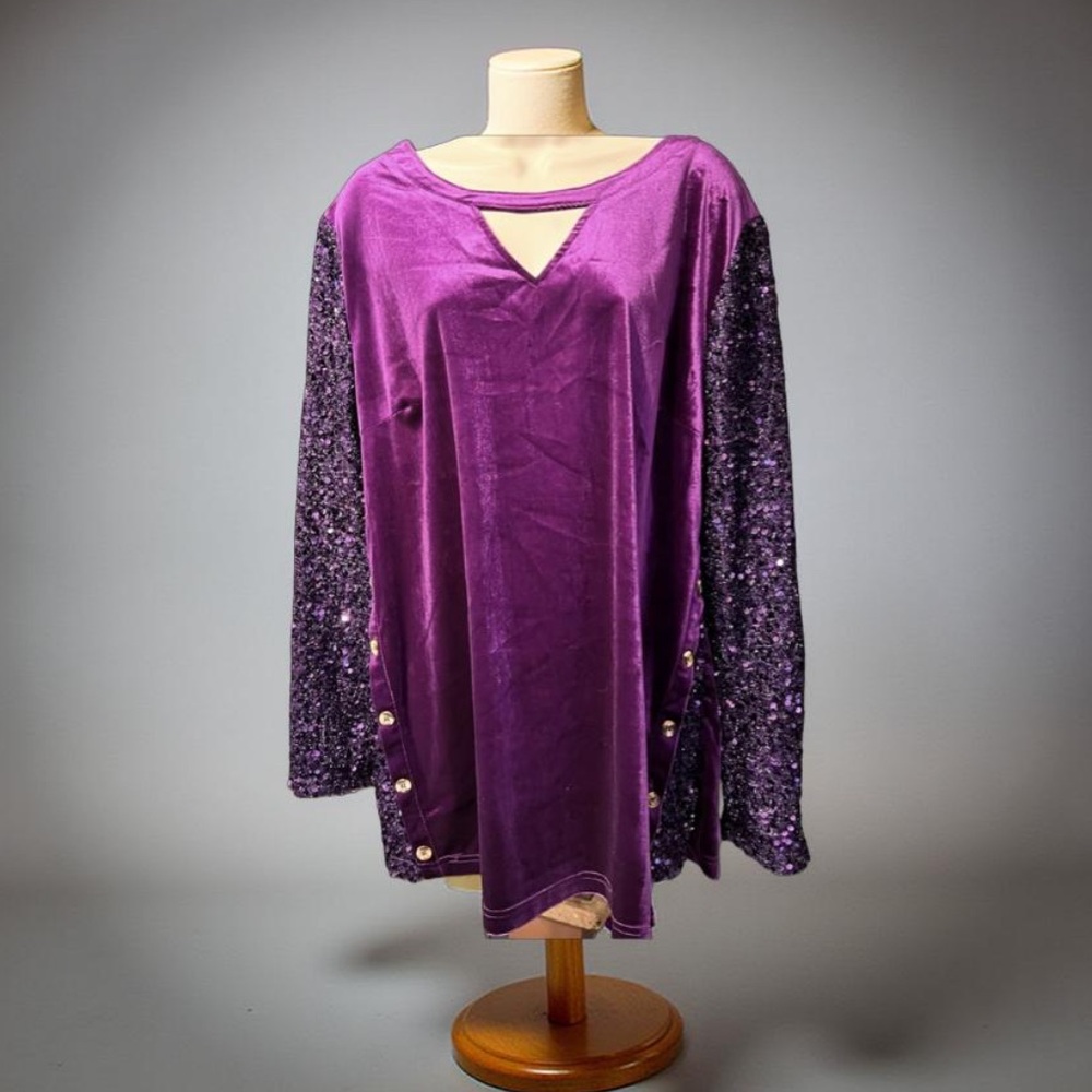 Velvet Top with Sequence Top Size 2X New Boutique